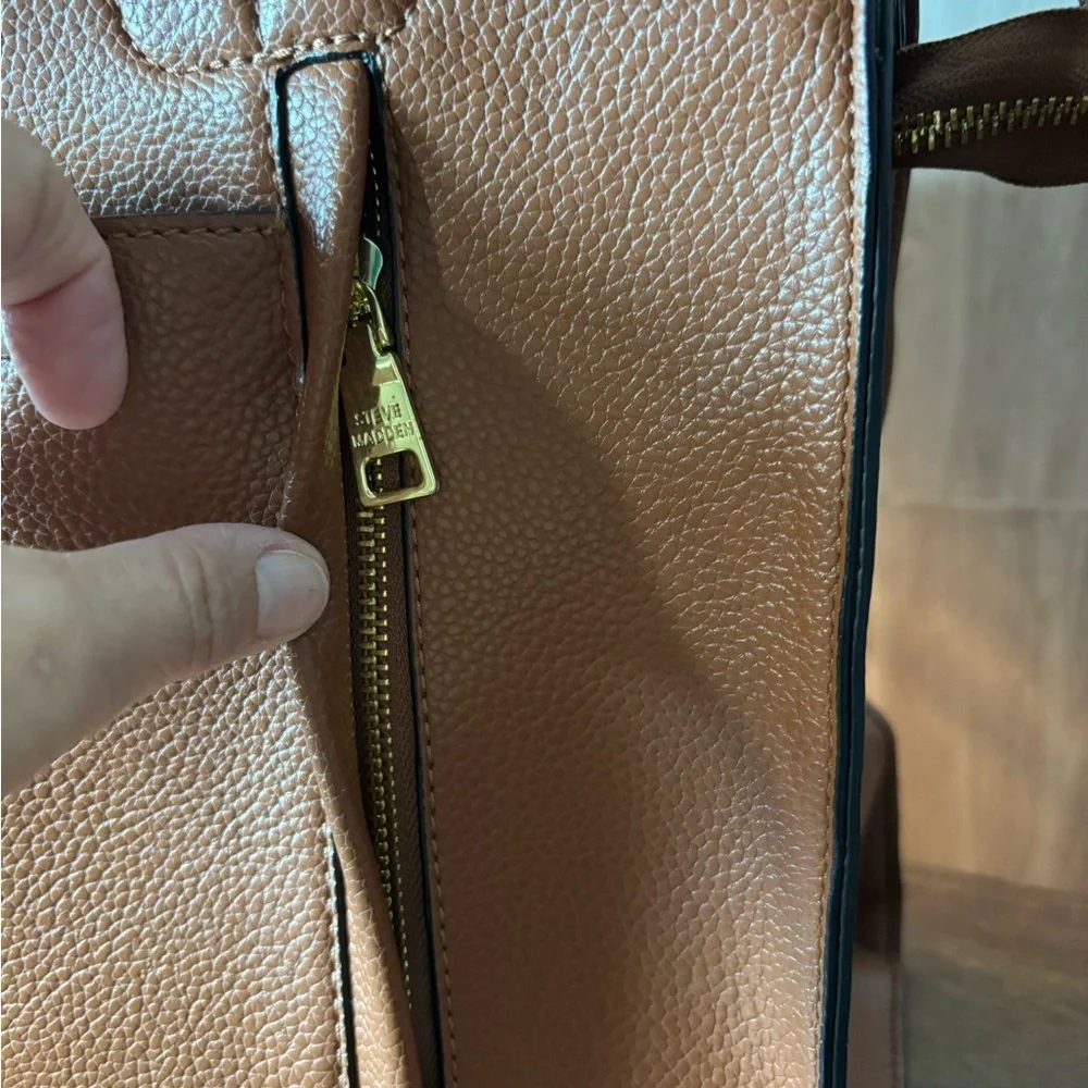 Steve Madden Tan Pebbled Faux Leather Large Satchel Tote with Gold Zippers Trave